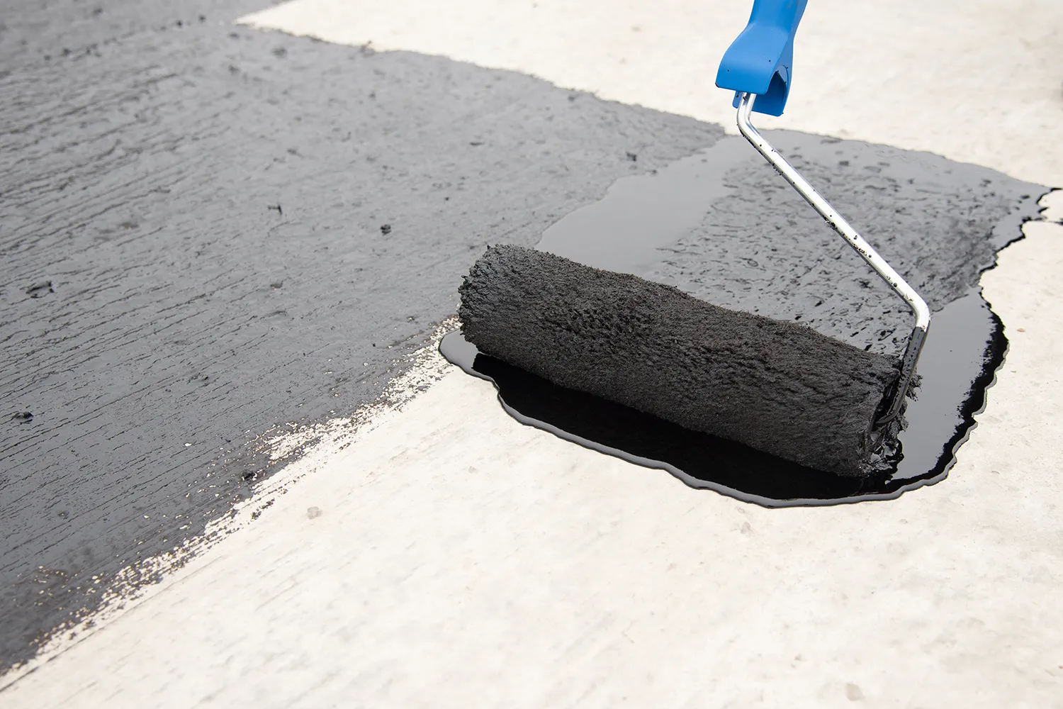 Hunidor Radon Block - Membrana líquida anti-radão - Radon Block é uma tinta impermeabilizante com componentes especiais que limitam a penetração do gás radão proveniente do solo no interior do edifício, com o objetivo de o manter em valores seguros na habitação.